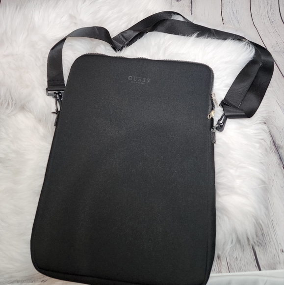♥️Guess Lap top Bag - Picture 3 of 4